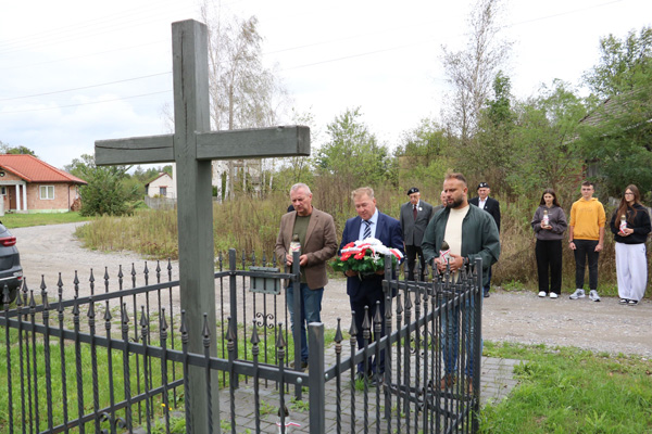 W  ŻABNIE ODDALI HOŁD OFIAROM SOWIECKICH REPRESJI